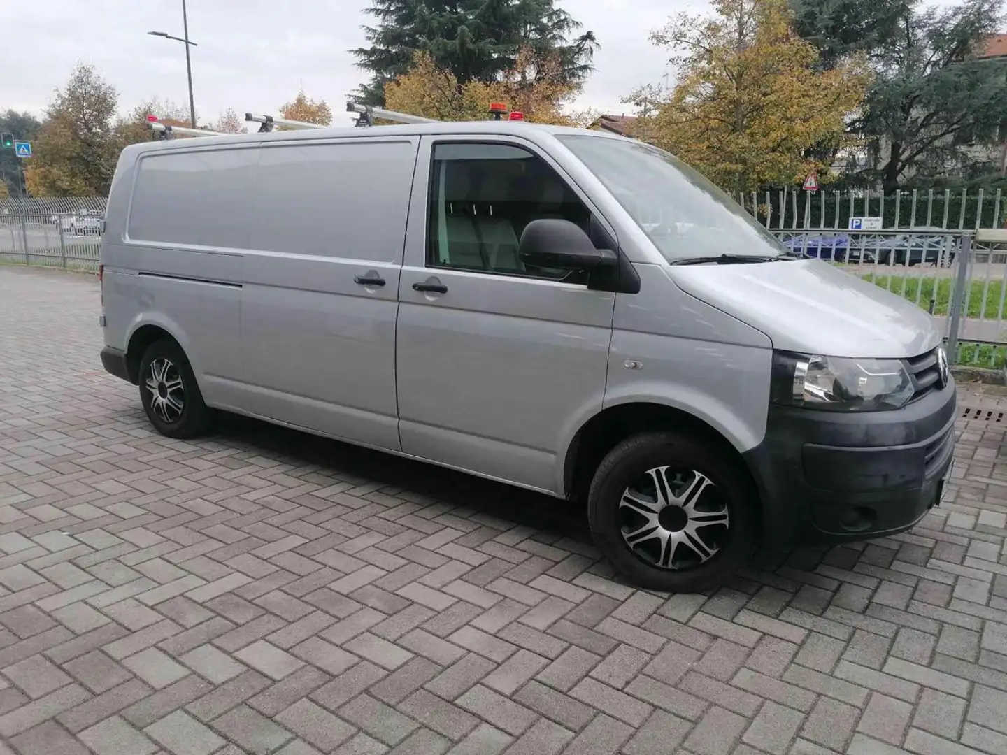 Volkswagen Transporter 2.0 TDI 102CV PL Furgone Off Mobili Man. Aerei Srebrny - 1