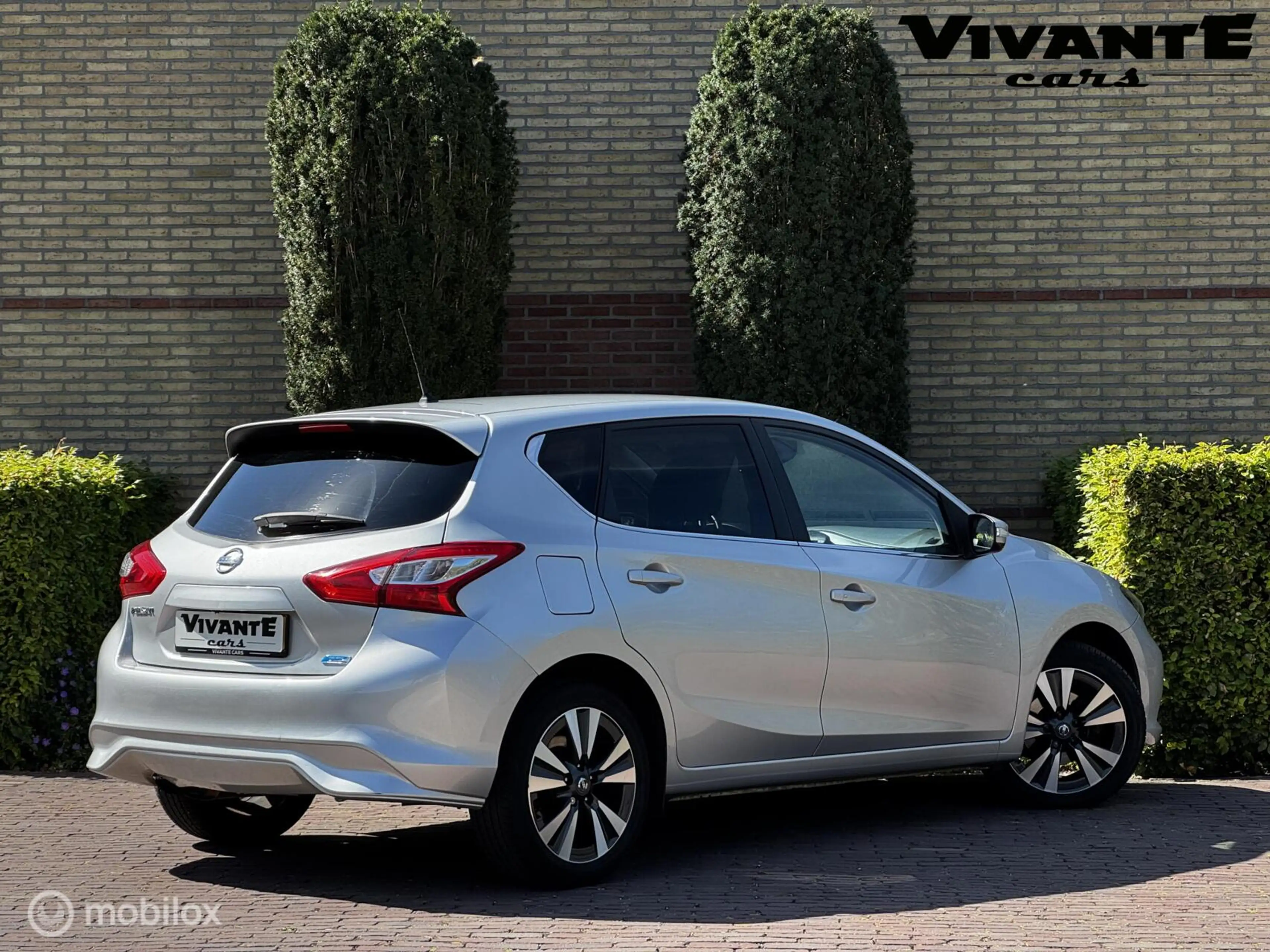 Nissan Pulsar 1.2 DIG-T N-Connecta Dealer.O.H.*Camera*Cruise*Nav — photo 2