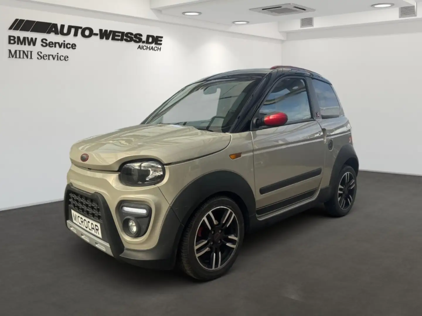 Microcar M.Go M.Go 6 X DCI Autofahren ab 15 Jahren Beige - 1