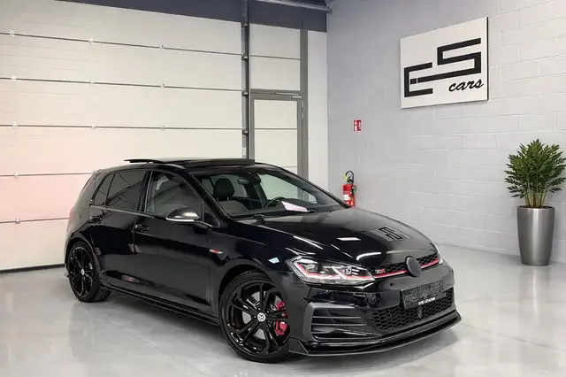 Volkswagen Golf GTI TCR TOIT OUVRANT. AKRAPOVIC. DYNAUDIO. FULL BLACK