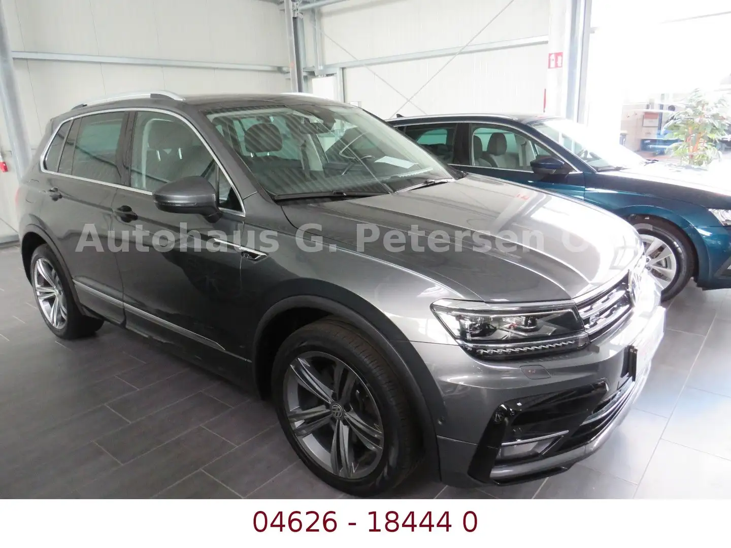 Volkswagen Tiguan Highline 4Motion*R-Line*Standheizung*AHK* Grau - 1
