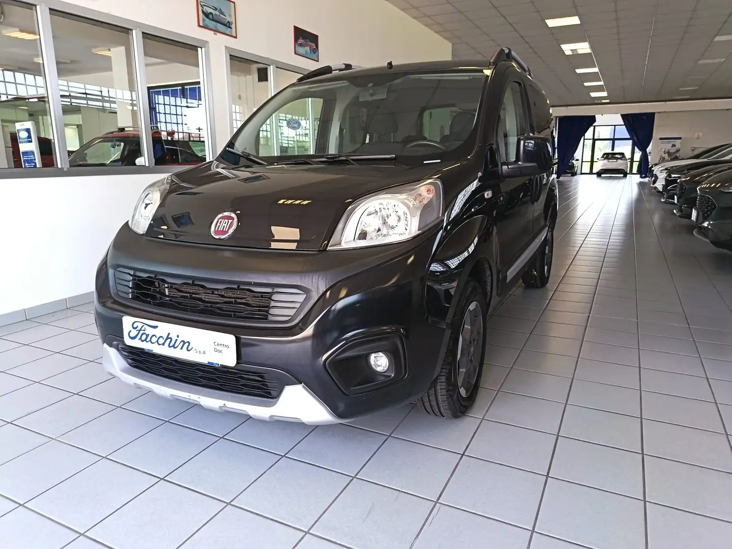 Fiat Qubo 1.3 Multijet 80cv Trekking Noir - 1