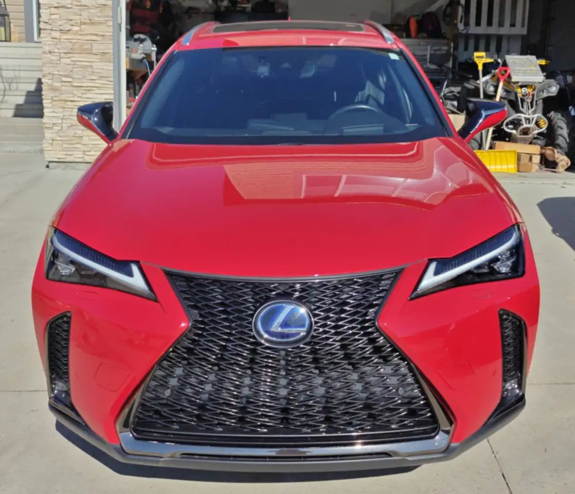 Lexus UX снимка Lexus UX