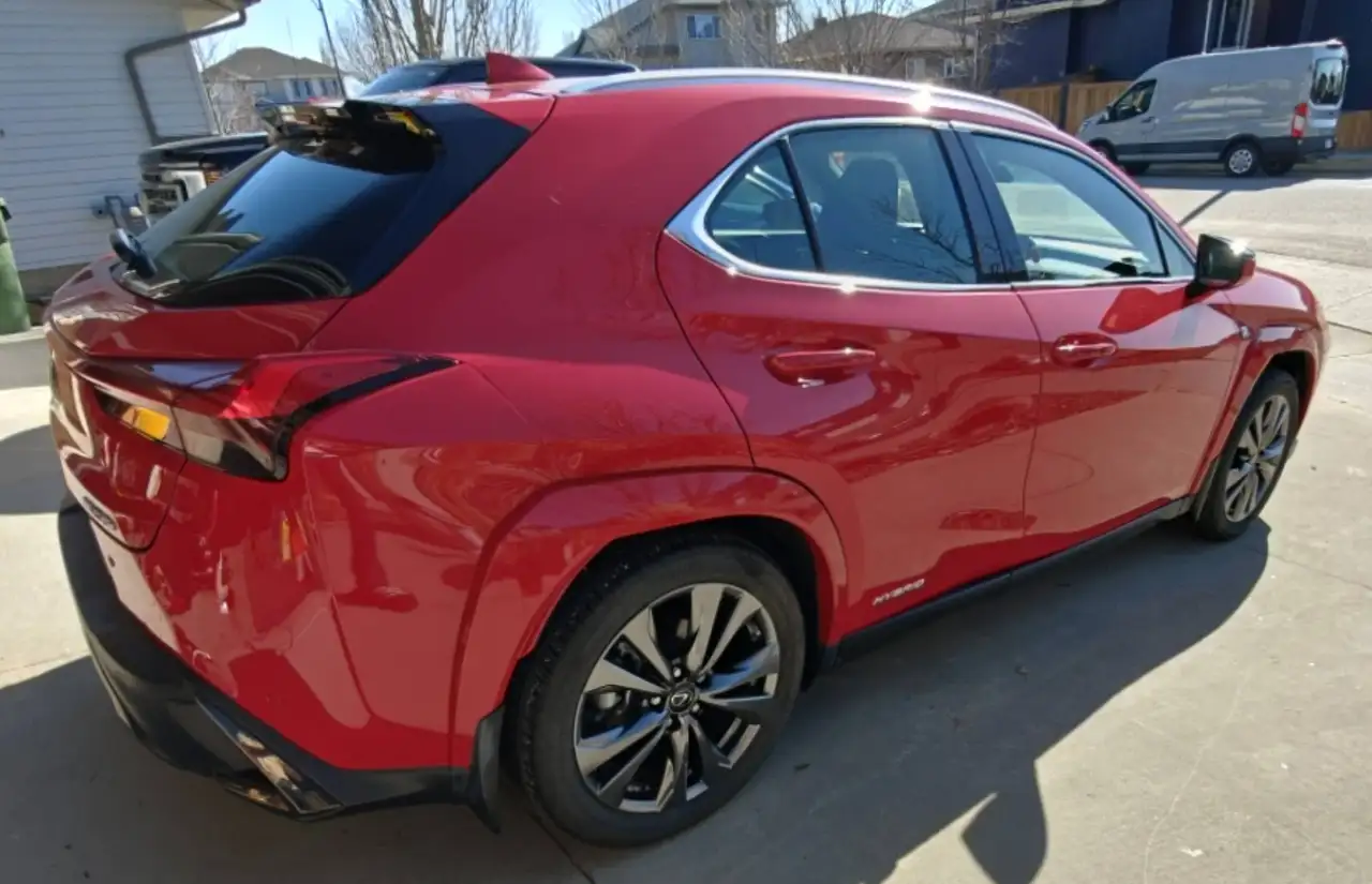 Lexus UX снимка Lexus UX