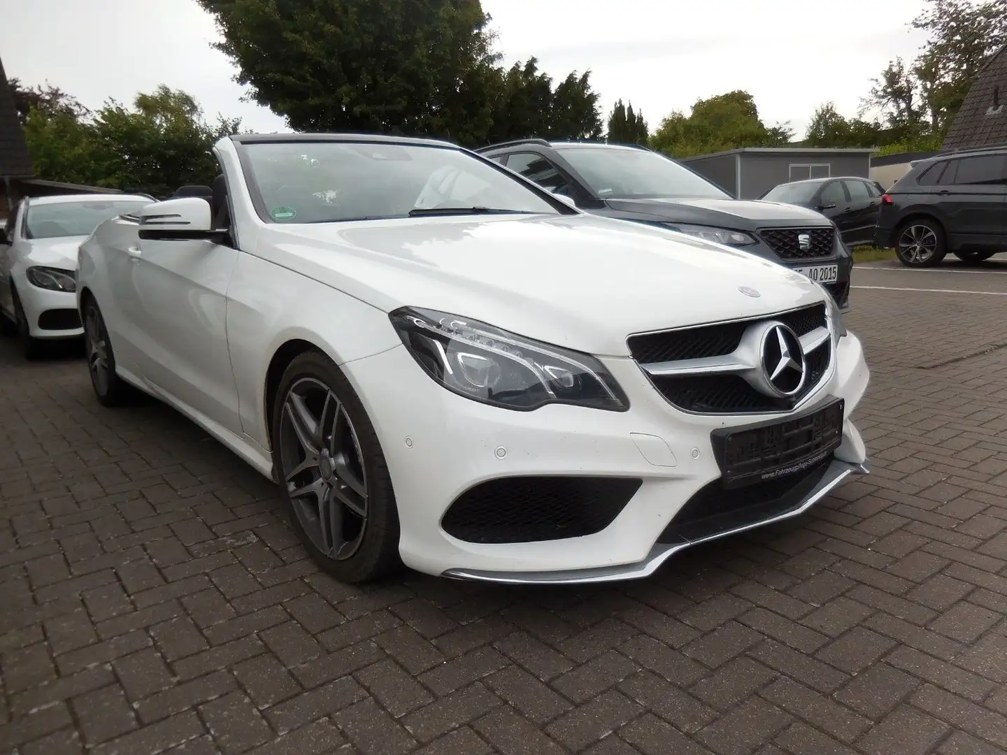 Mercedes-Benz E 350 BlueTec /Cab./AMG/LED/Leder/360G/Airscarf. Blanc - 1