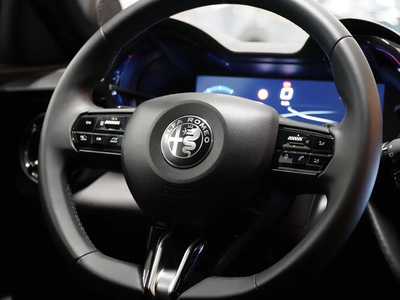 Alfa Romeo Junior 2026 — фото 12
