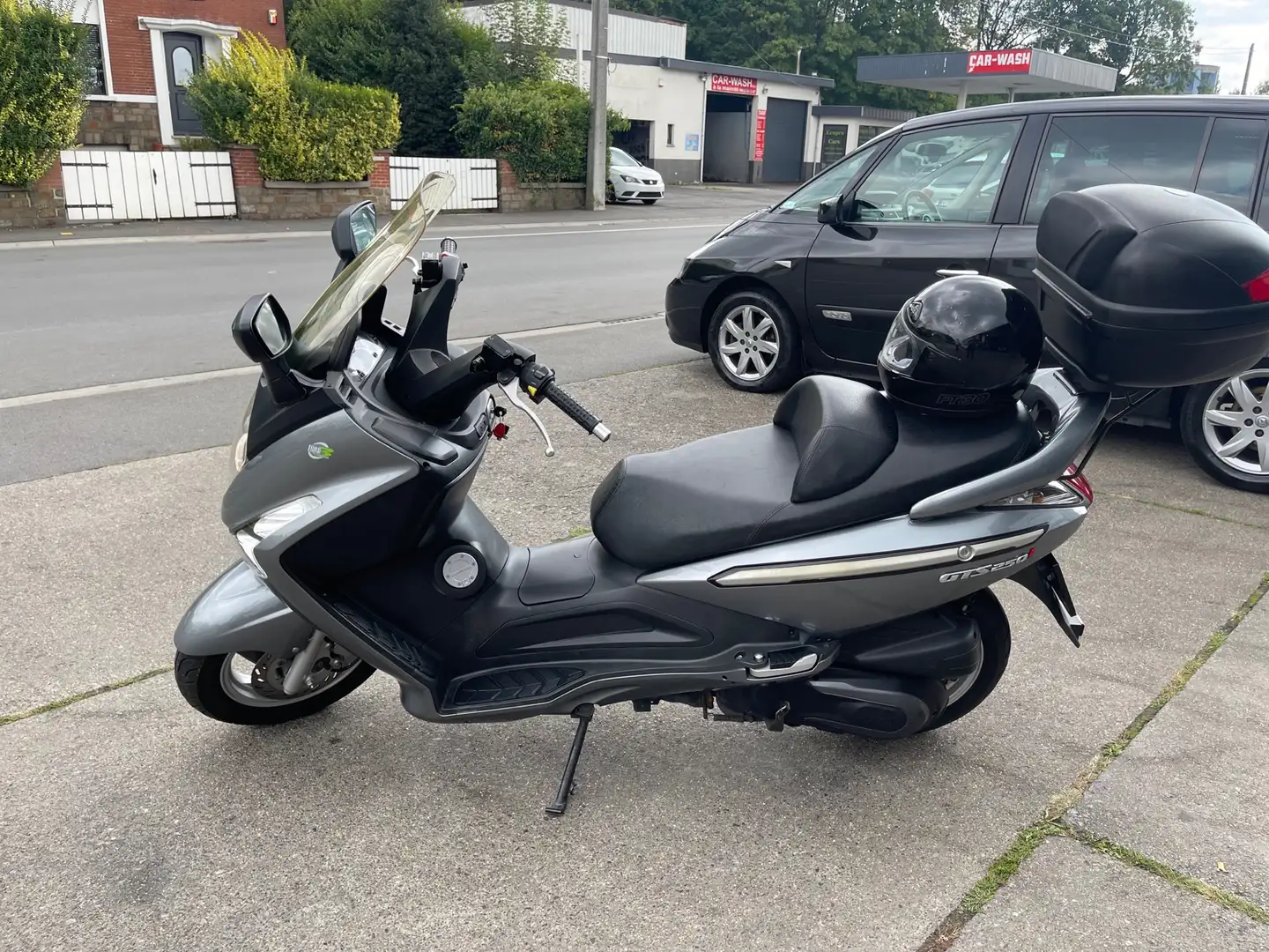 SYM GTS 250 ABS -Arrow -Sport Stříbrná - 2