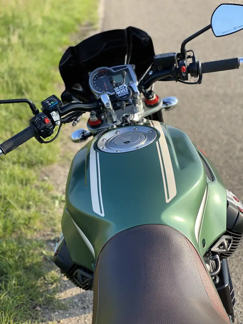 Moto Guzzi Griso 1200 Green - 2