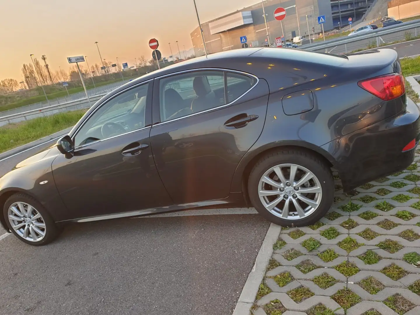 Lexus IS 220d Grigio - 2