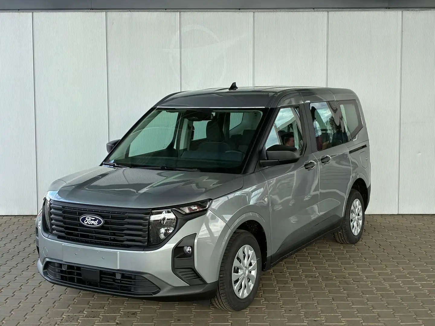 Ford Tourneo Courier Trend  1,0 Ecoboost Automatik / Winterpaket Tem... Silber - 1