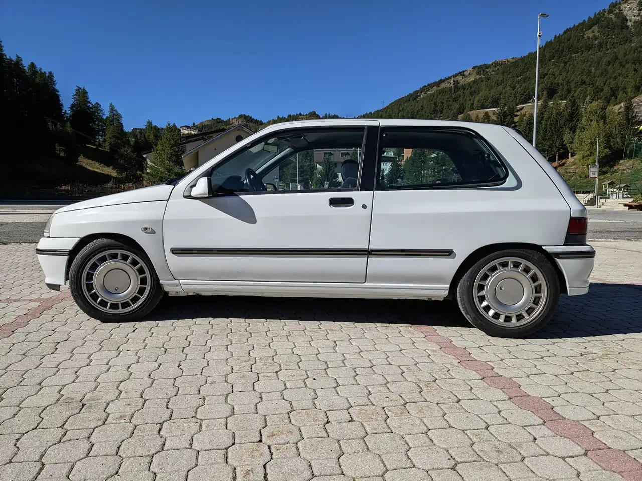 Renault Clio 3p 1.8 16v, foto 8