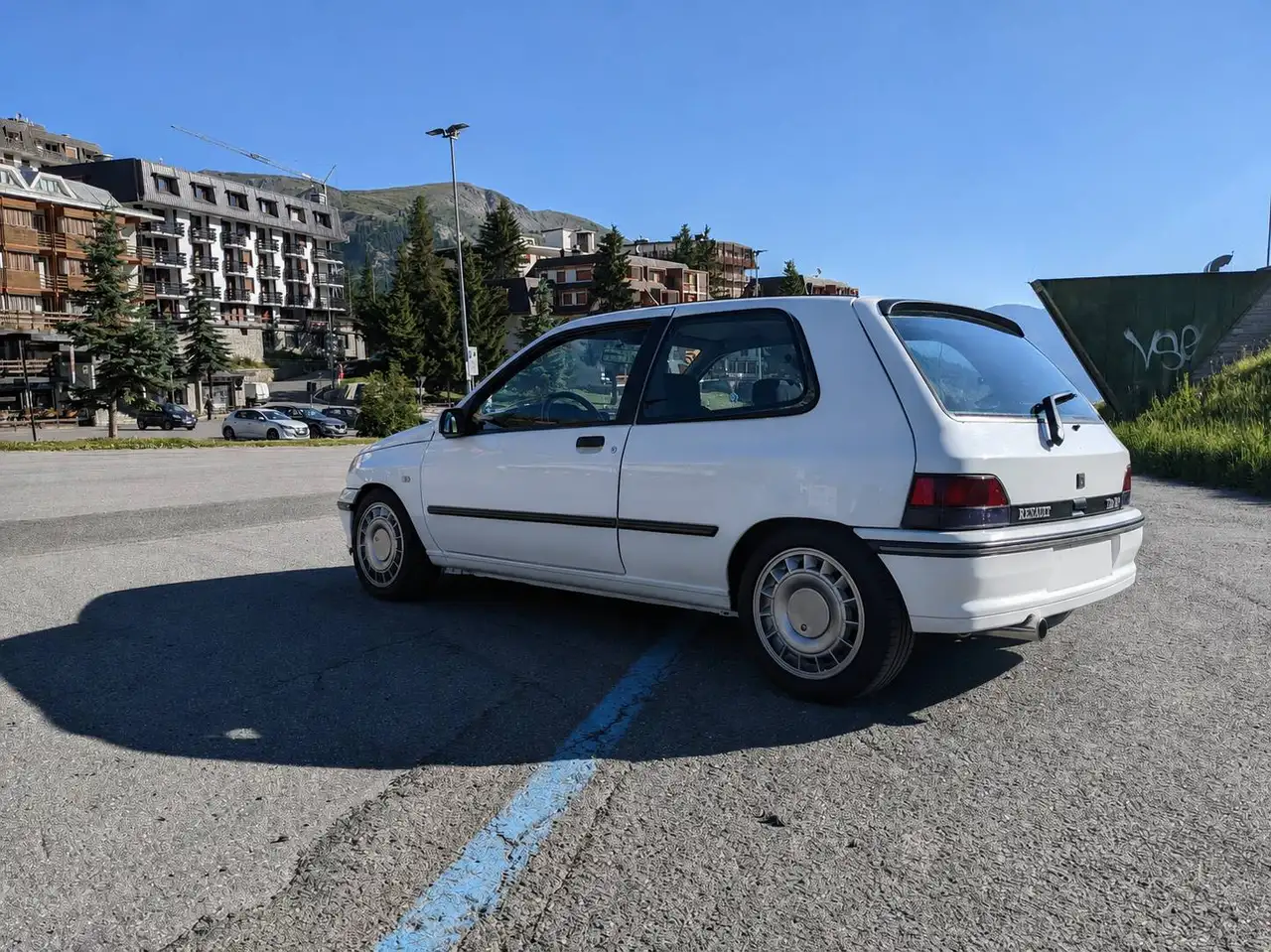 Renault Clio 3p 1.8 16v, foto 4