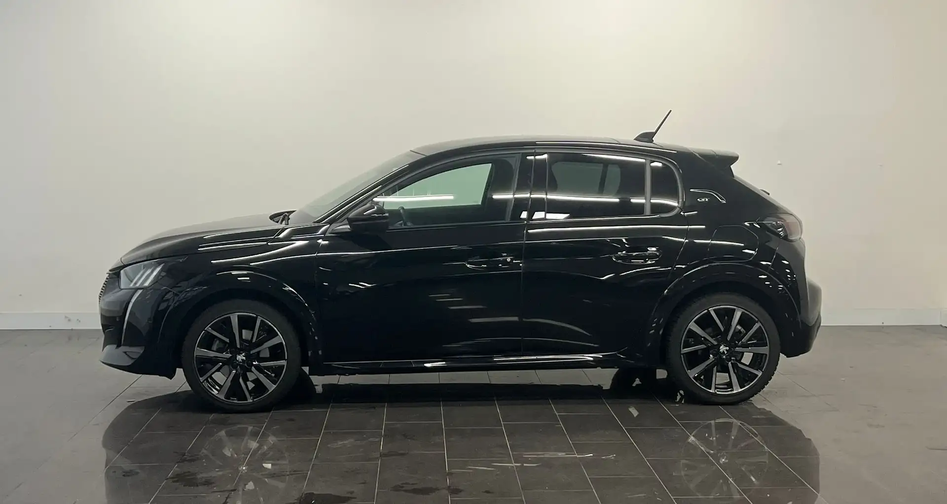 Peugeot 208 1.2 PureTech GT Pack | Achteruitrijcamera | Apple Noir - 2