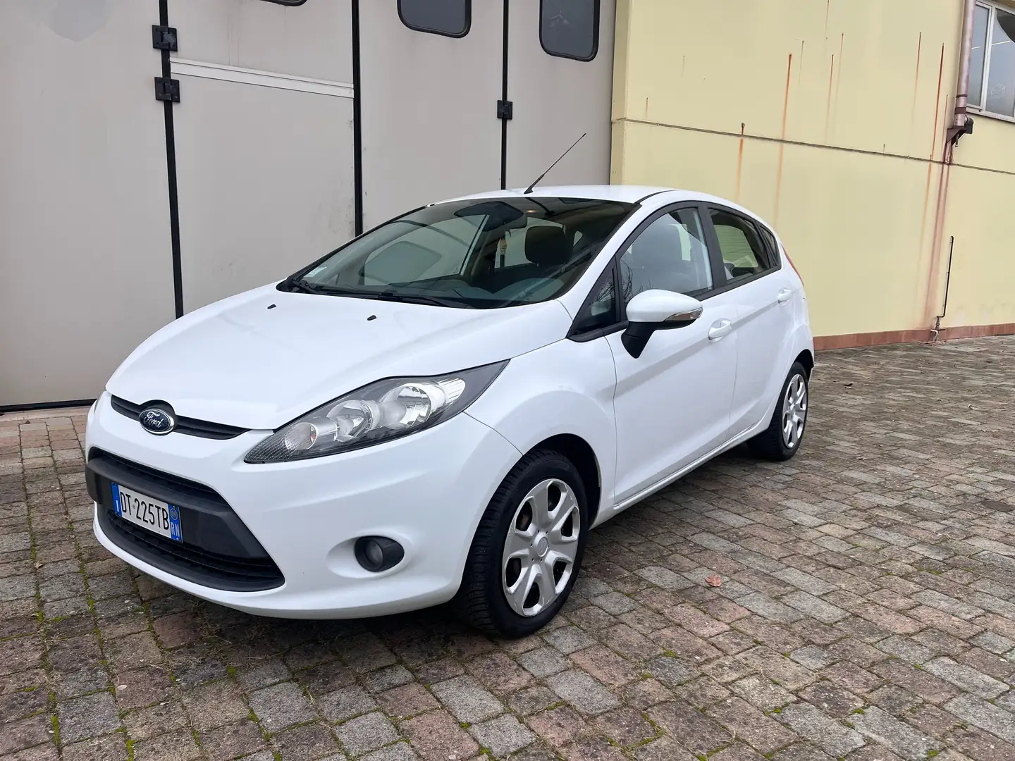 Ford Fiesta Fiesta 5p 1.2 16v + 82cv Bianco - 1