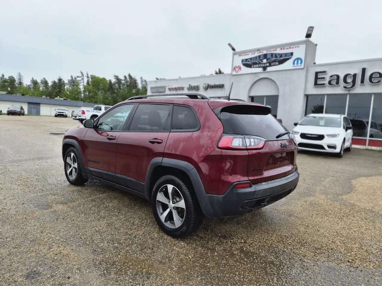 Jeep Cherokee снимка Jeep Cherokee