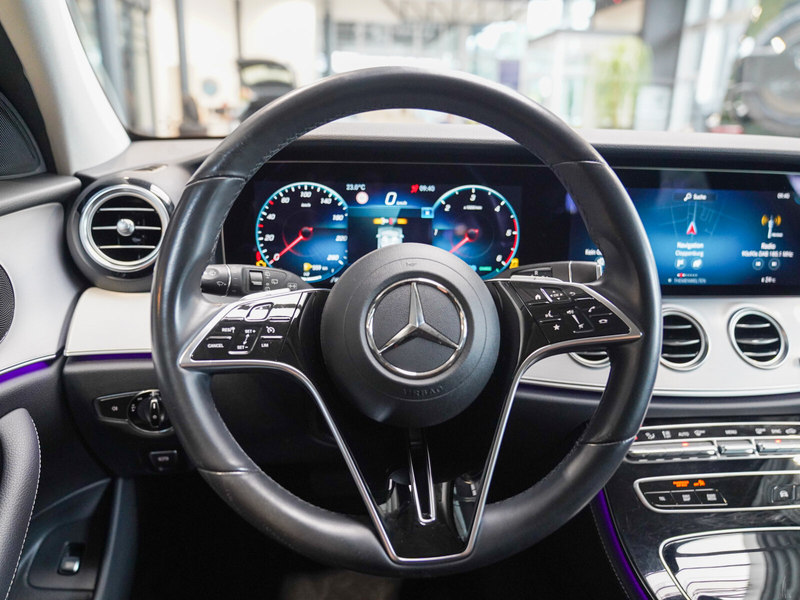 Mercedes-Benz E 220 E 220 d T AVANTGARDE CarPlay Kamera Spur Totwink — photo 15