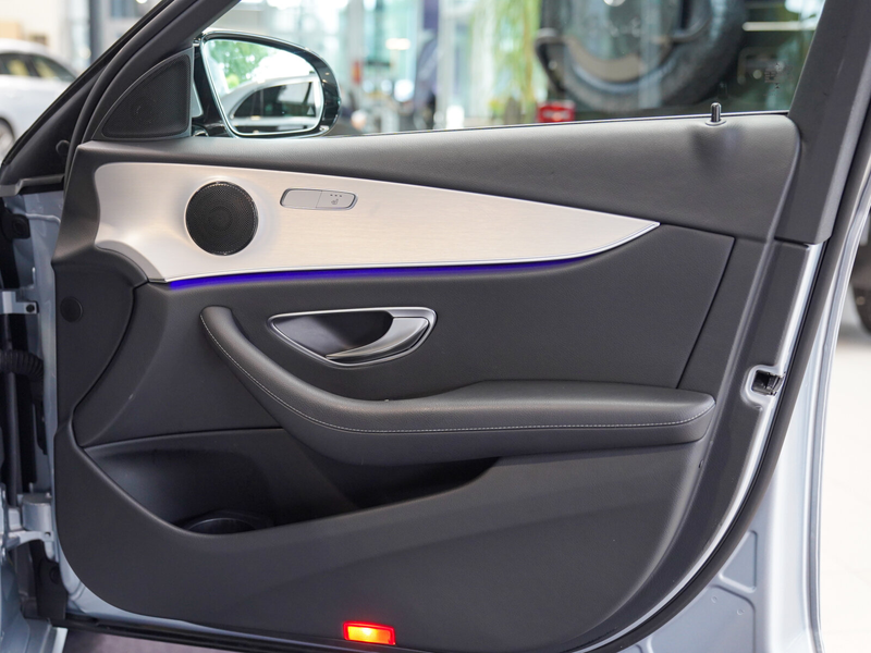 Mercedes-Benz E 220 E 220 d T AVANTGARDE CarPlay Kamera Spur Totwink — photo 9