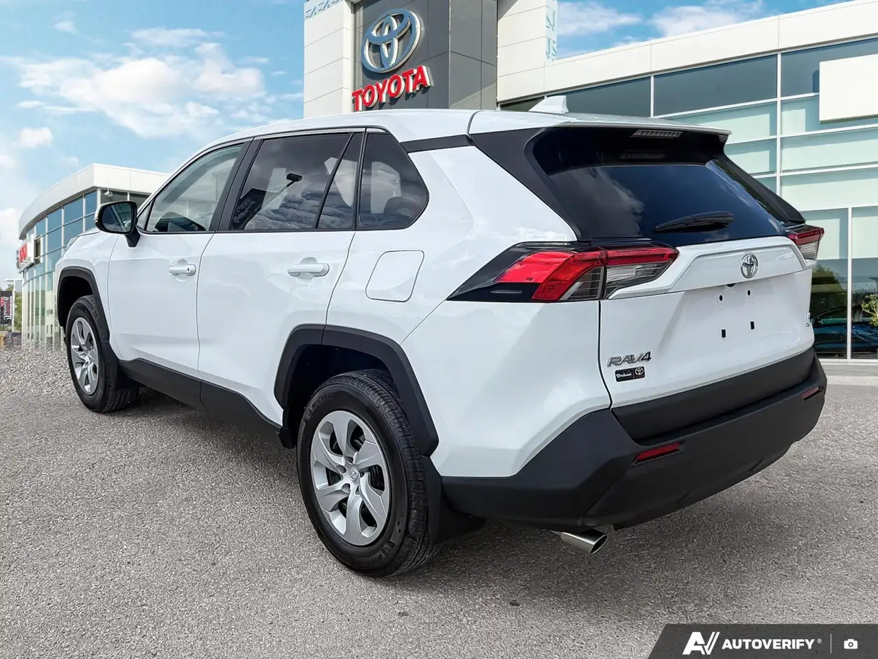 Toyota RAV 4 снимка Toyota RAV 4