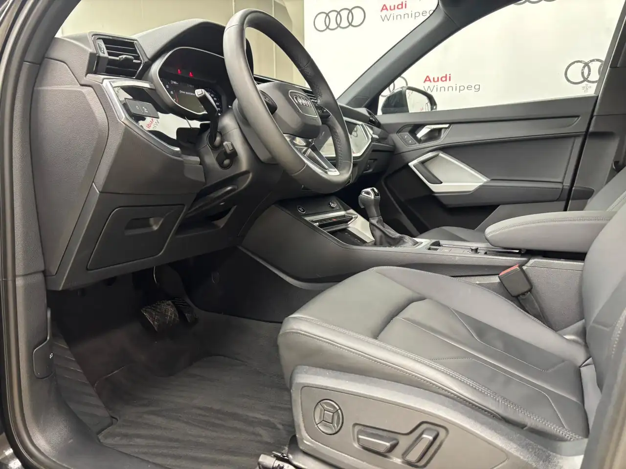 Audi Q3 снимка Audi Q3