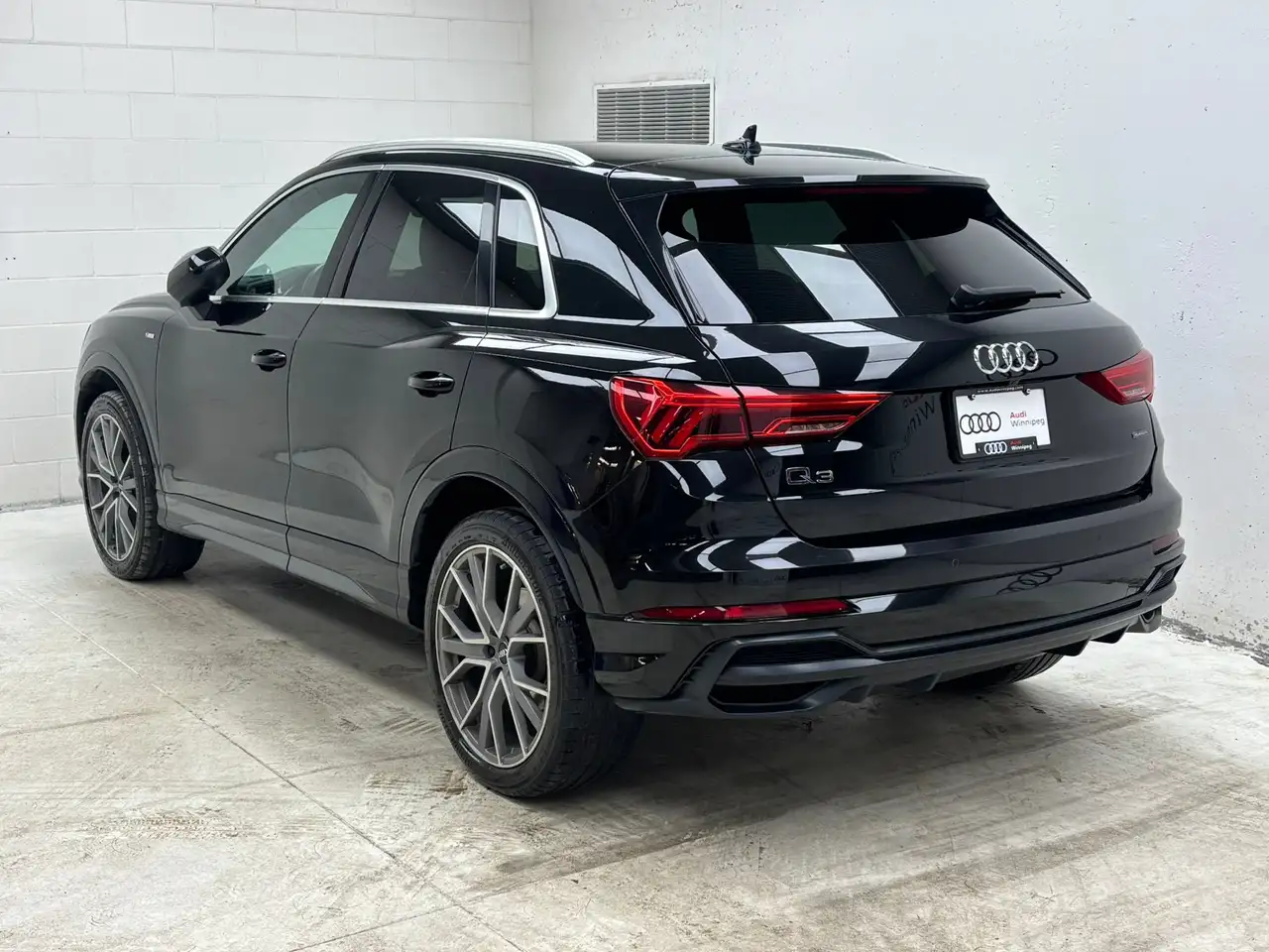 Audi Q3 снимка Audi Q3