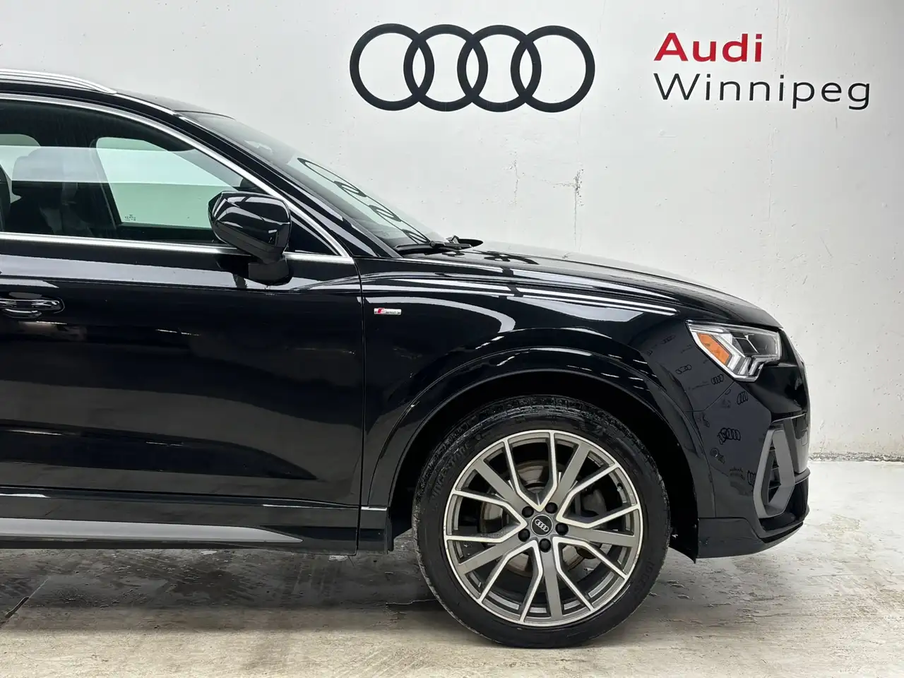 Audi Q3 снимка Audi Q3