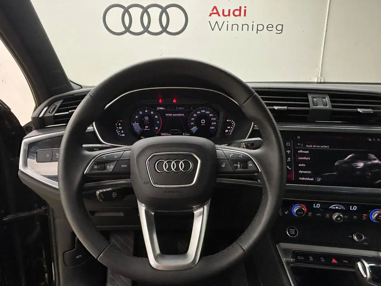 Audi Q3 снимка Audi Q3