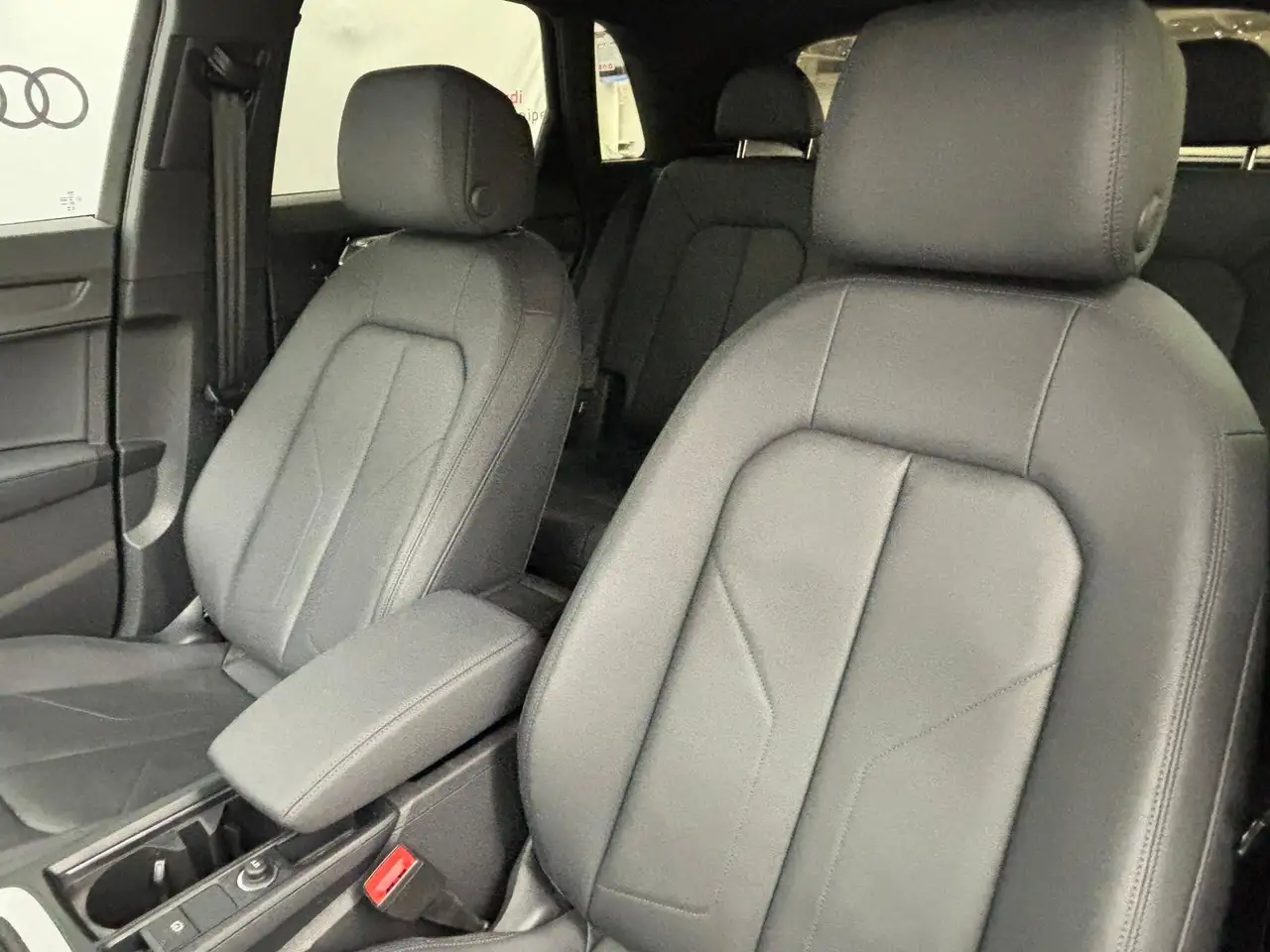 Audi Q3 снимка Audi Q3
