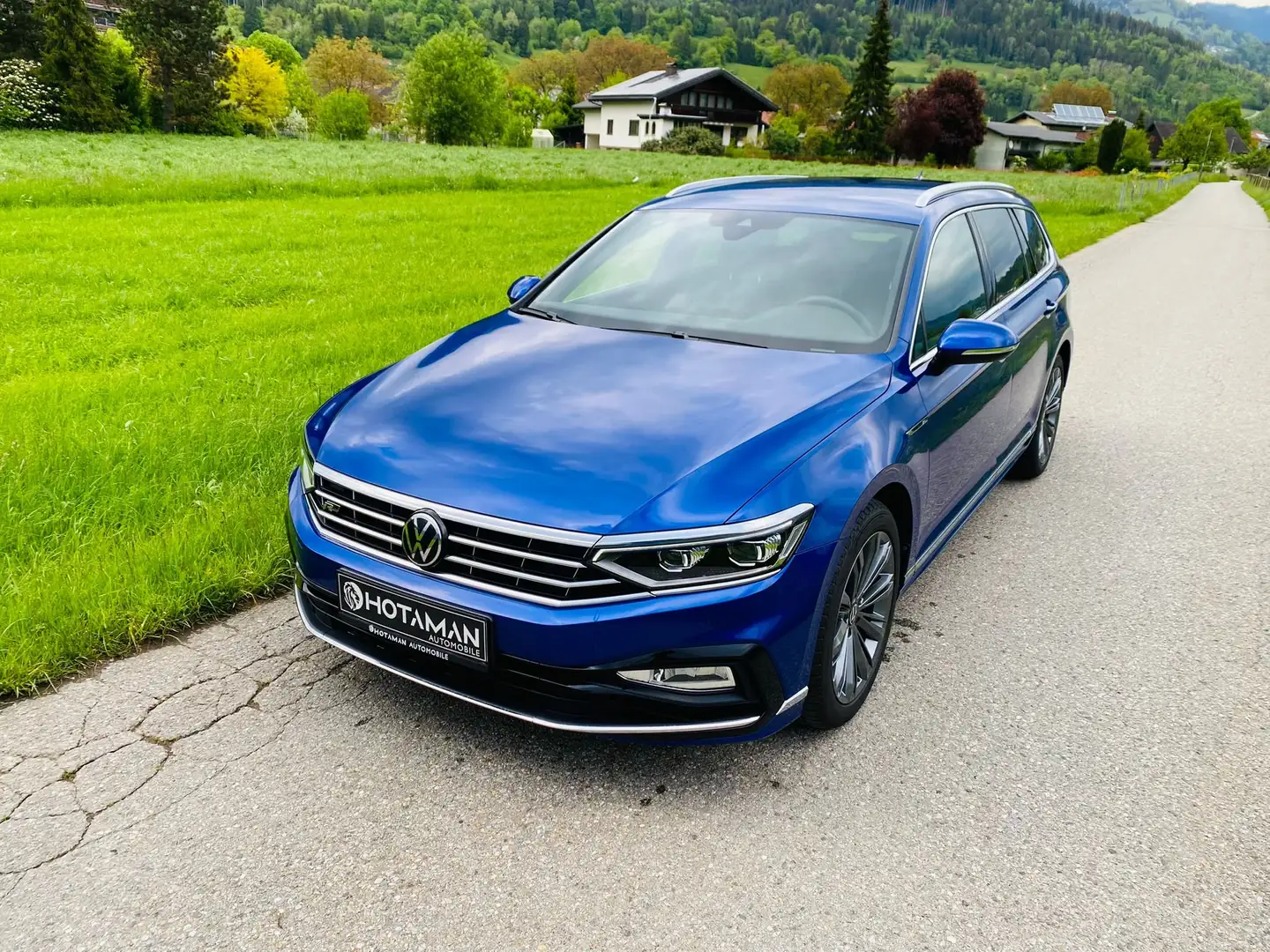 Volkswagen Passat Variant 2.0 TDI 4Motion R-Line Standheizung ACC AHK LED Blau - 1