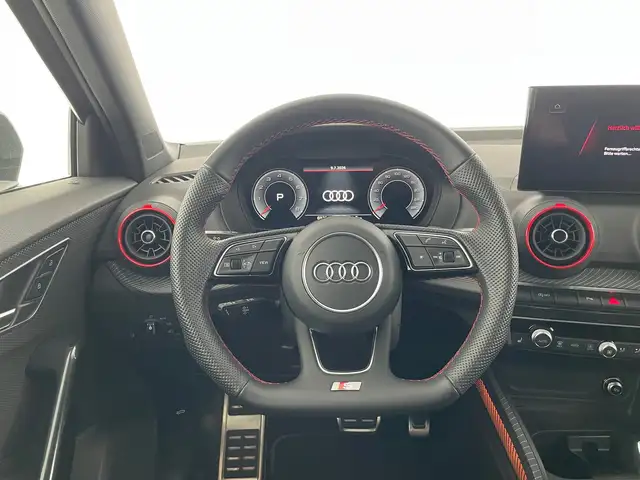 Audi Q2 view 12