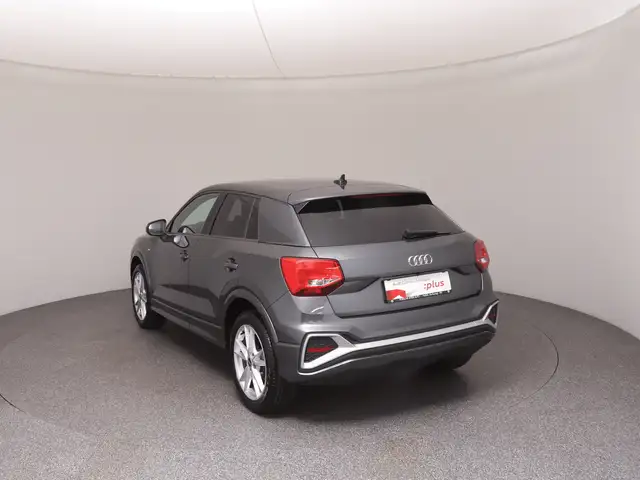 Audi Q2 view 5