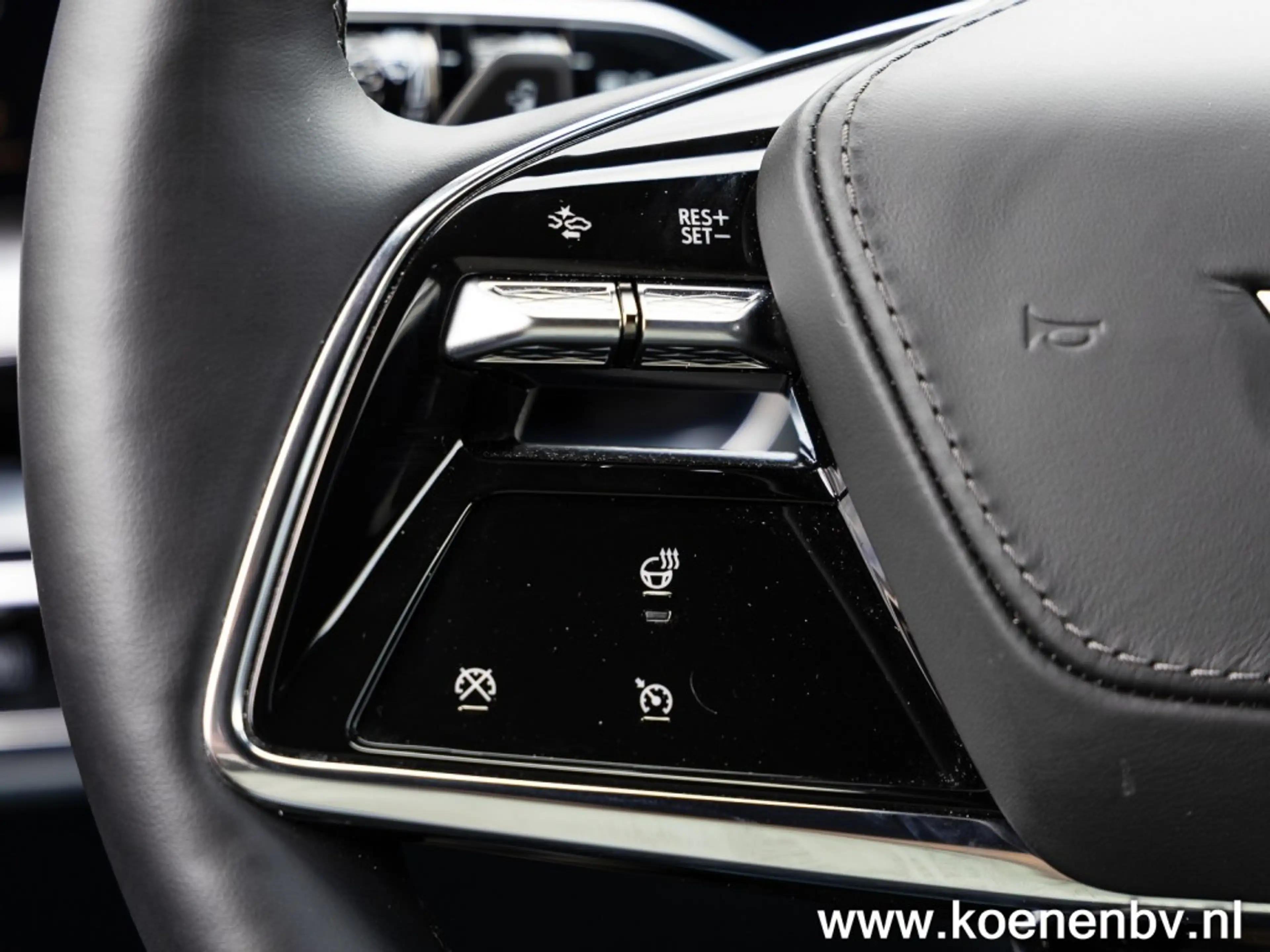 Cadillac Lyriq Sport Level 3 600 E4 AWD 528PK EV/ 530 KM WLTP Act — photo 26