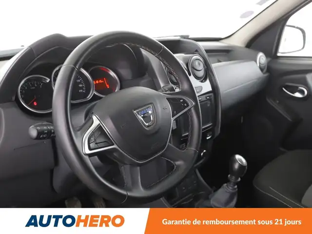 Dacia Duster view 11