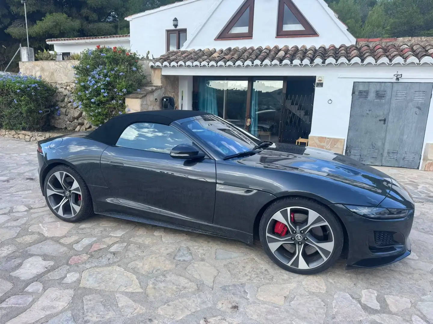 Jaguar F-Type F-Type Coupé 2.0 I4 R-Dynamic Aut. 300 R-Dynamic Gris - 2