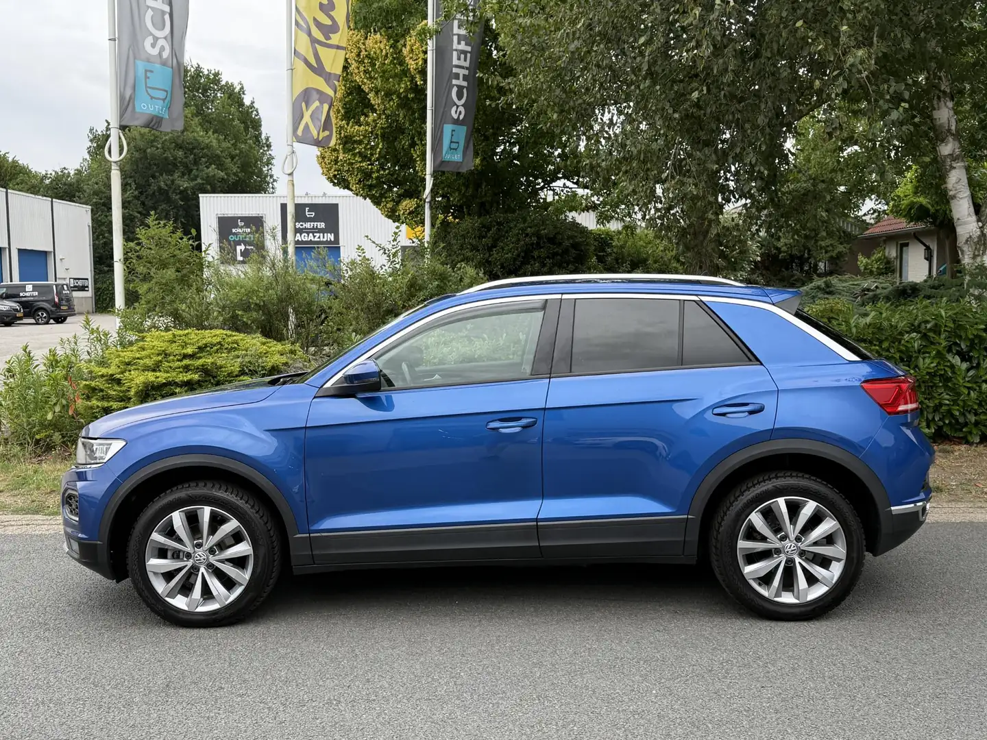Volkswagen T-Roc 1.5 TSI Sport 150PK DSG•Trekhaak Blauw - 2