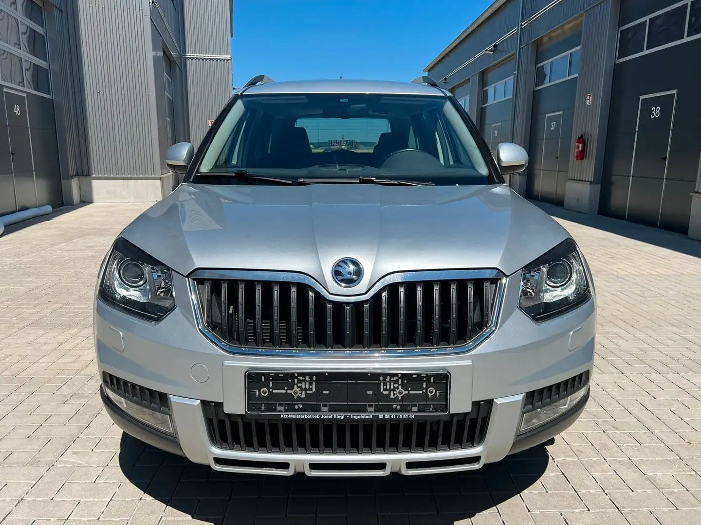 Skoda Yeti Adventure 1.4 DSG Xenon Kamera Keyless Navi Silber - 2