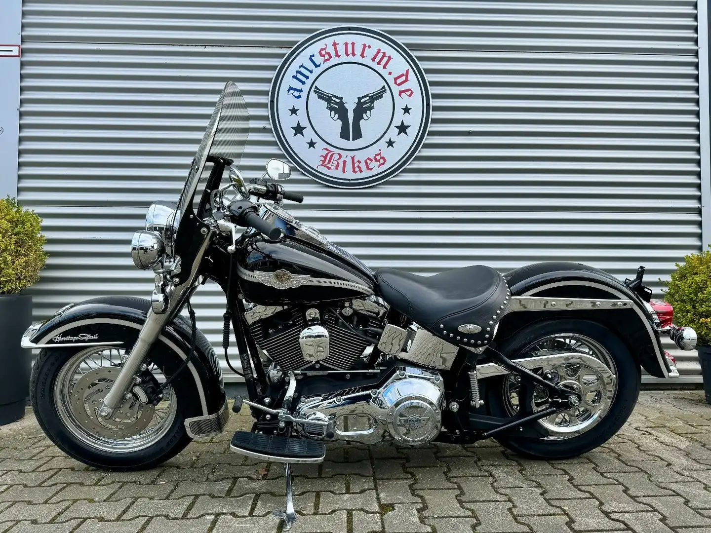Harley-Davidson FLSTC Heritage Softail Classic 100th Anniversary Srebrny - 2