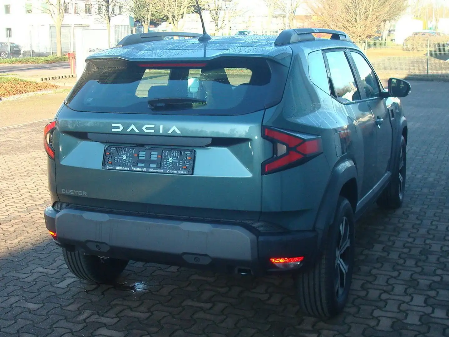 Dacia Duster TCe 130 Expression III 1,2 Grün - 1