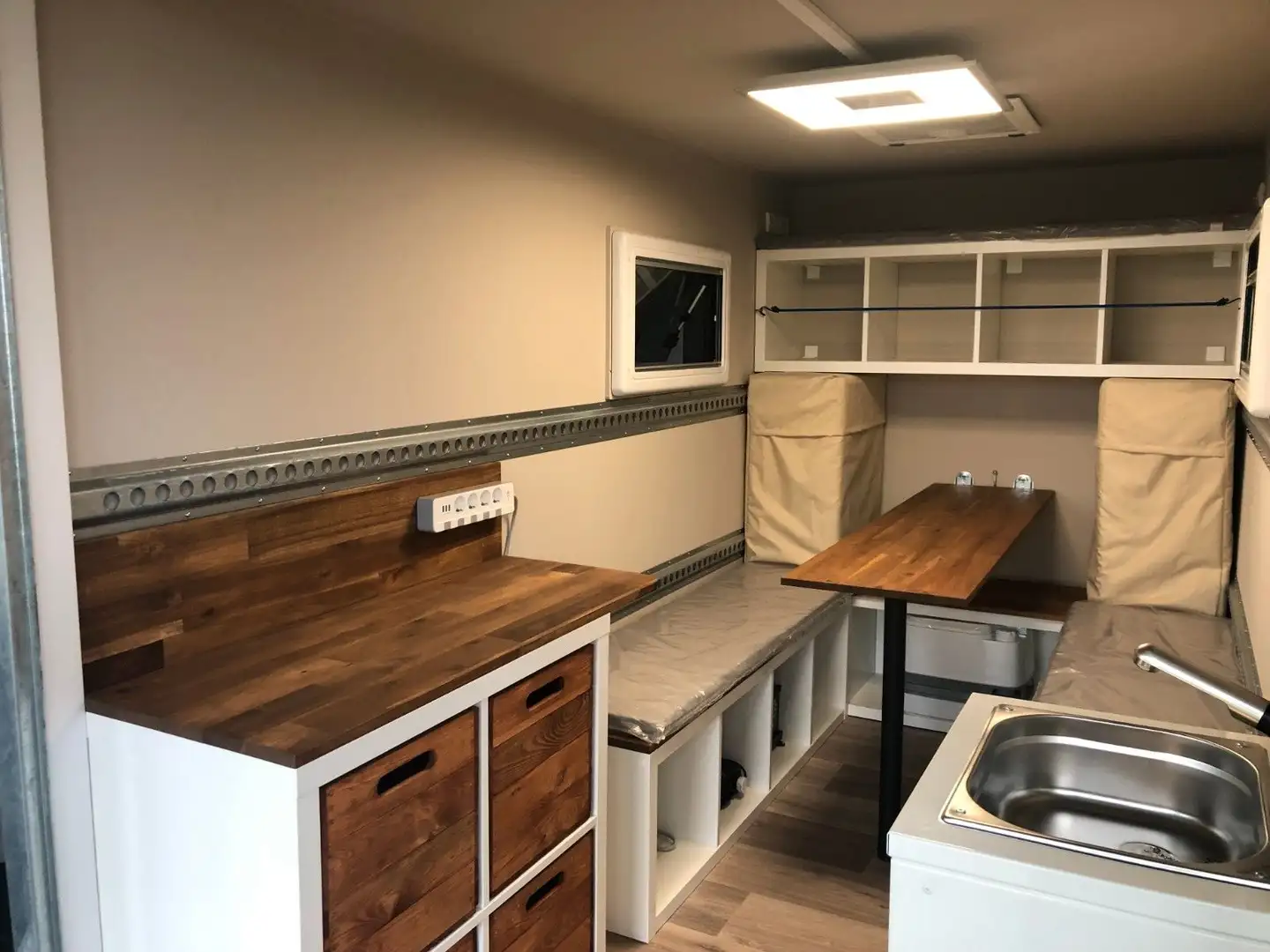 Autres Camper Gris - 1