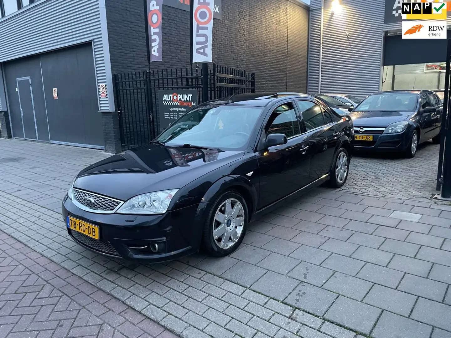 Ford Mondeo 2.2 TDCi Titanium 1e Eigenaar! Trekhaak Airco NAP Schwarz - 1
