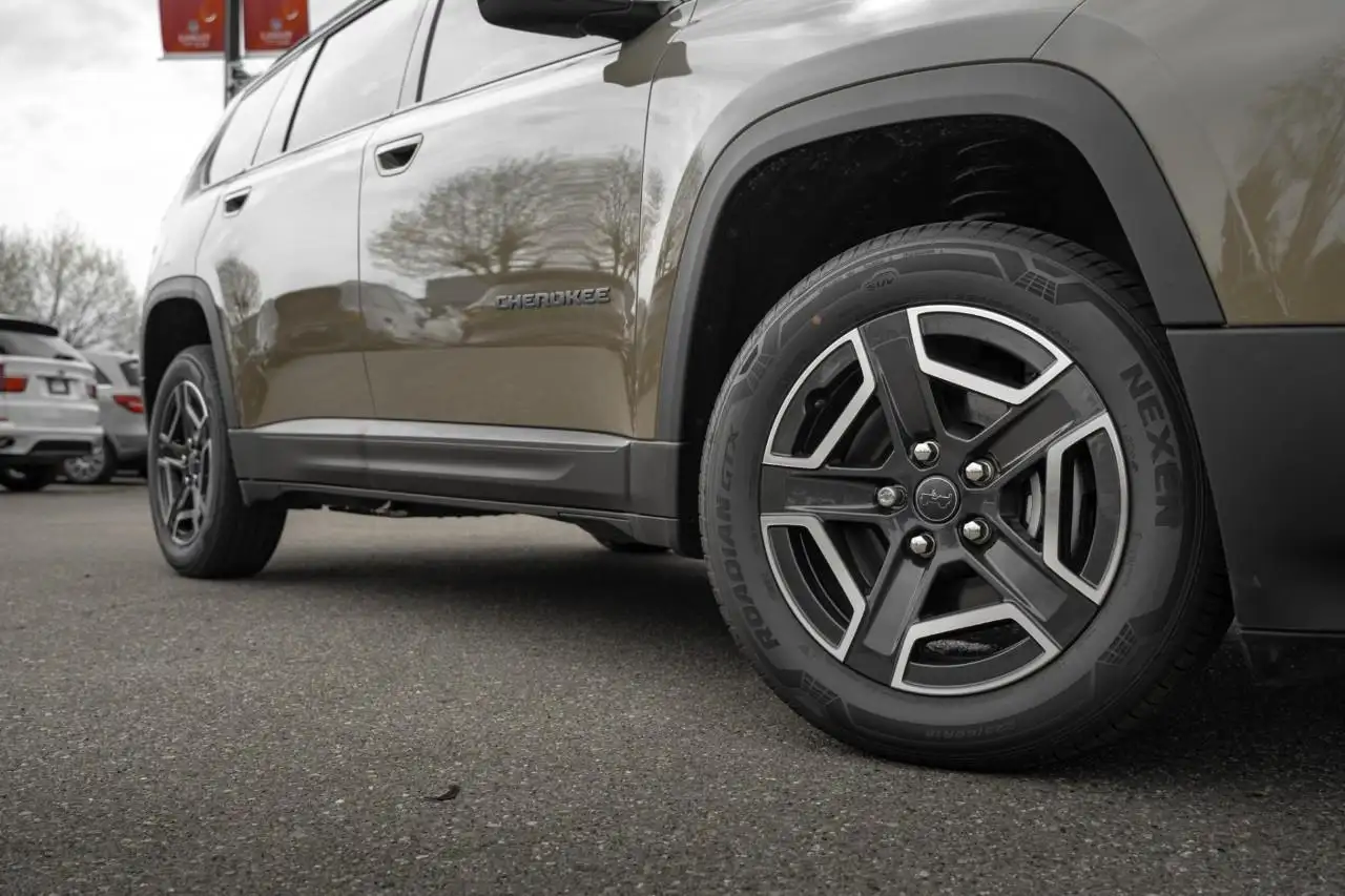 Jeep Cherokee снимка Jeep Cherokee
