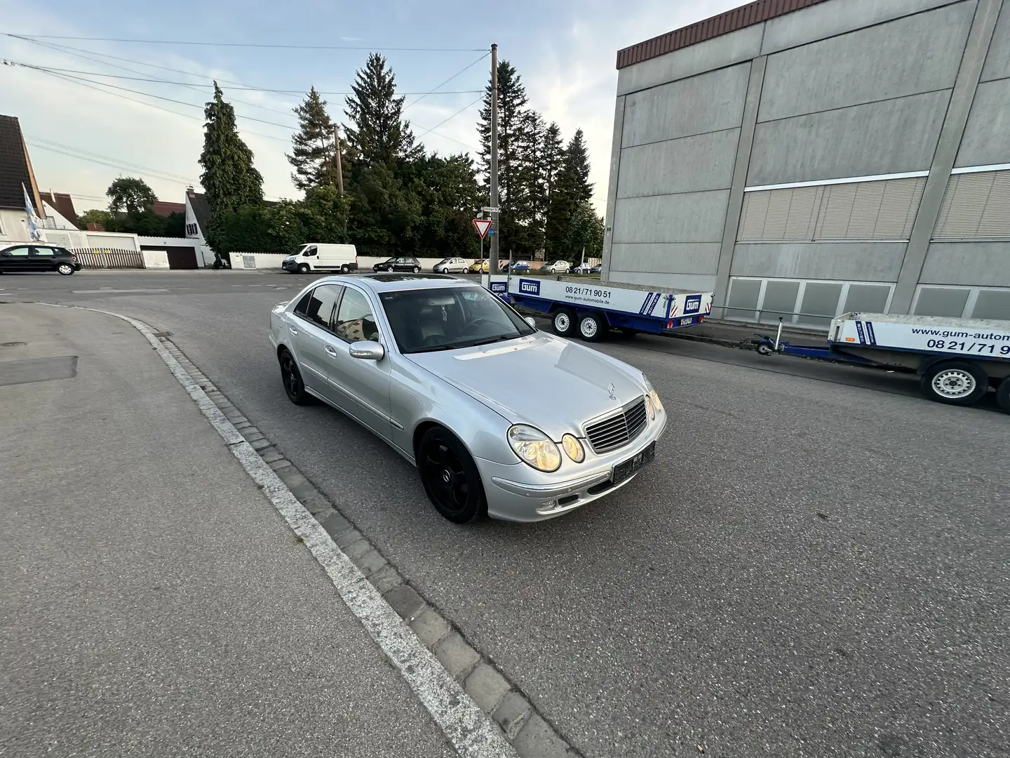 Mercedes-Benz E 270 CDI Avantgarde Grau - 1