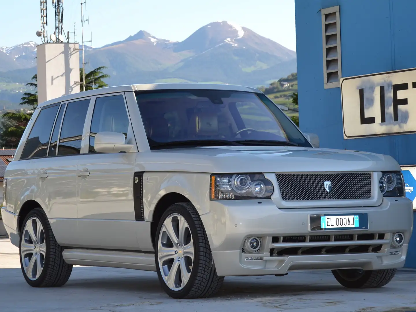 Land Rover Range Rover Range Rover III 2010 4.4 tdV8 Vogue auto Bílá - 1