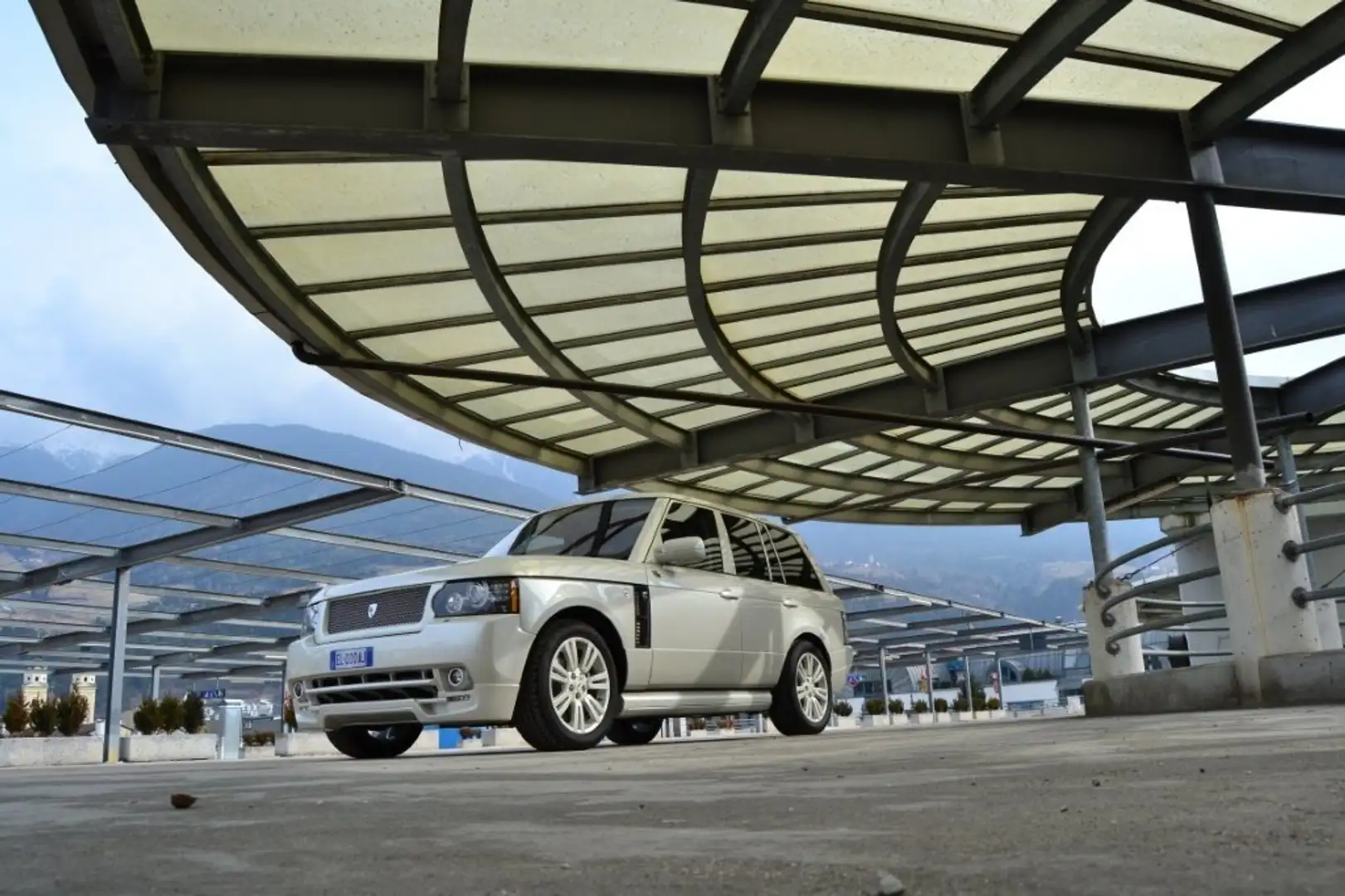 Land Rover Range Rover Range Rover III 2010 4.4 tdV8 Vogue auto Bianco - 2