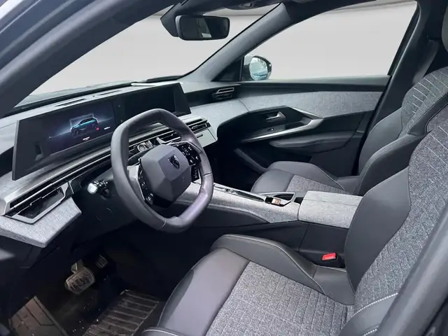 Peugeot 5008 view 3
