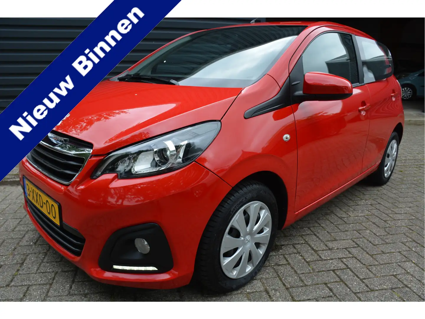Peugeot 108 1.0 e-VTi Active Airco Centraal Bluetooth Rood - 1