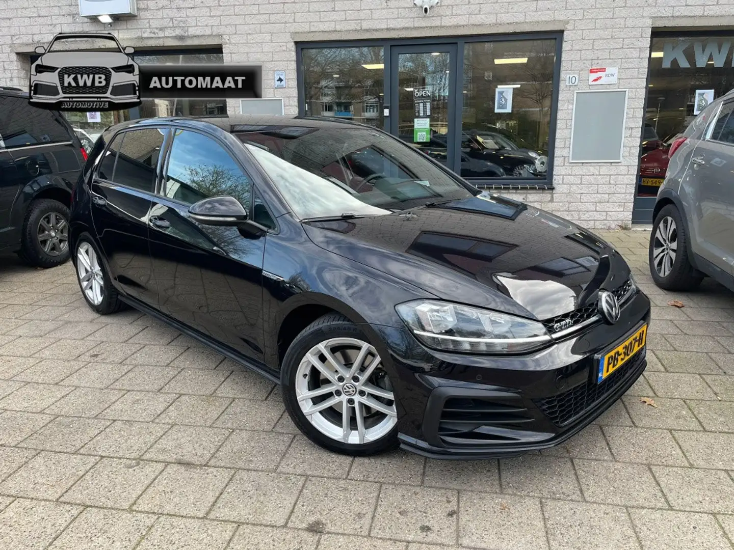 Volkswagen Golf GTD 2.0 TDI 7,5 DSG 1STE EIG Nieuwstaat 5DRS NAP Zwart - 1