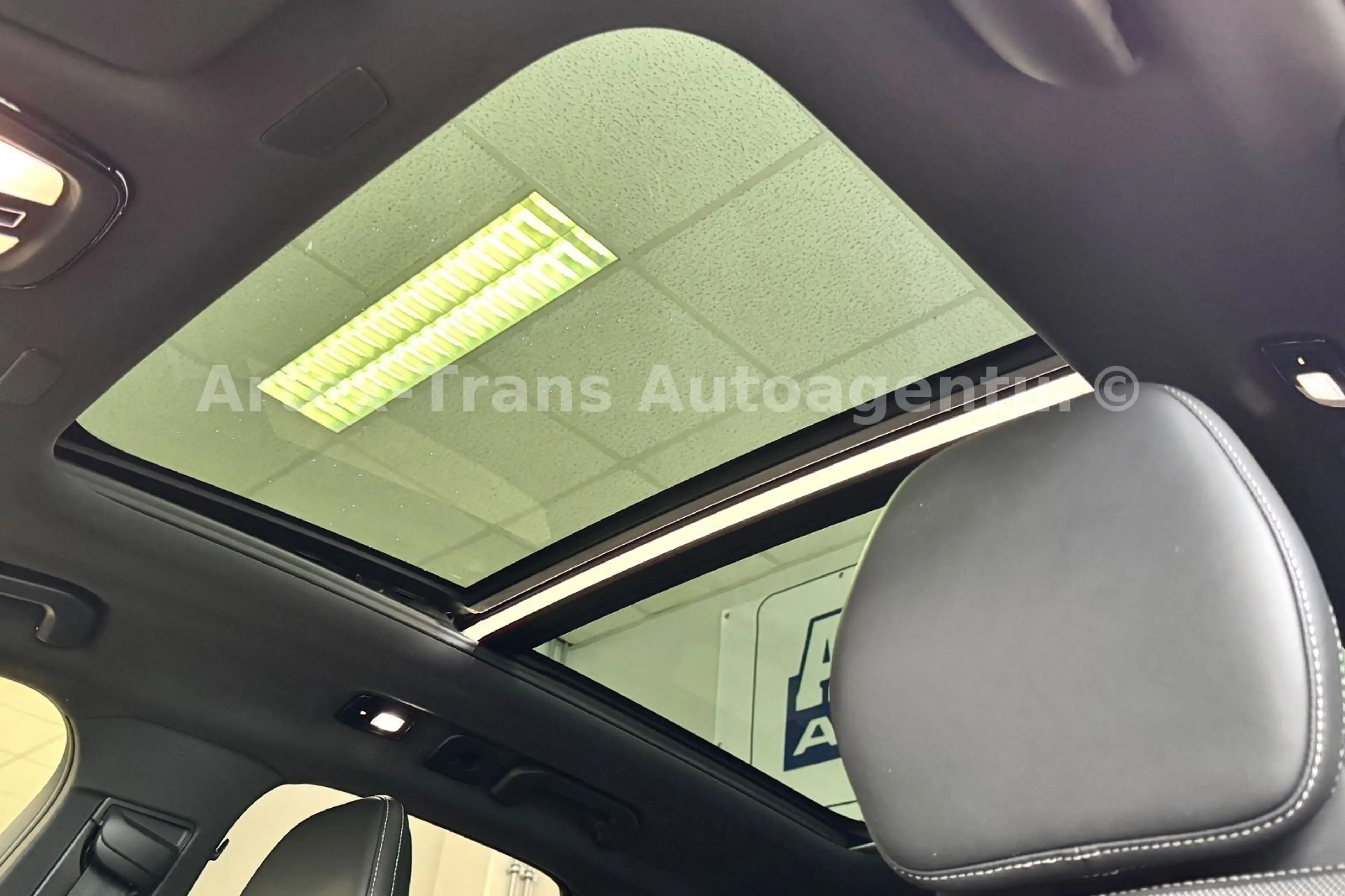 Volvo XC60 R-Design T8 AWD/PANO/H-UP/360°/H&K/ACC — photo 11