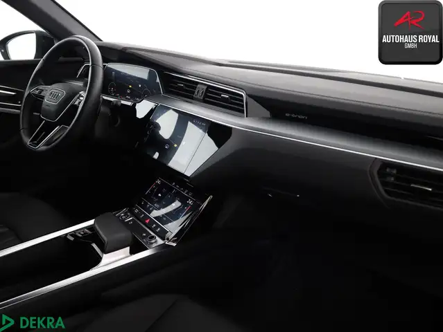 Audi E-Tron view 11
