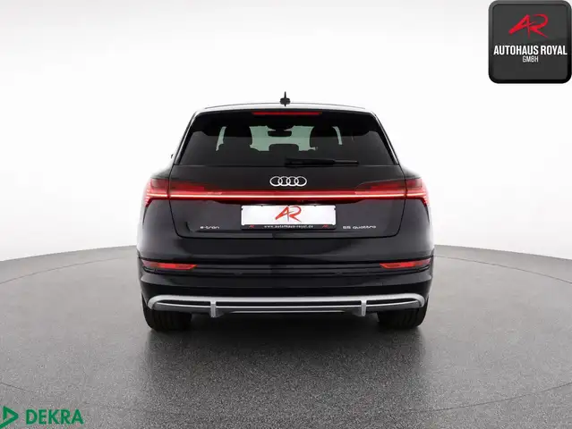Audi E-Tron view 4