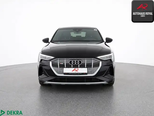 Audi E-Tron view 8